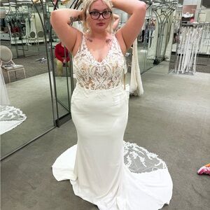 Chic White Lace Bridal Gown